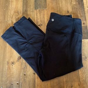 EUC Women’s Lululemon Black Workout Crops Size 8